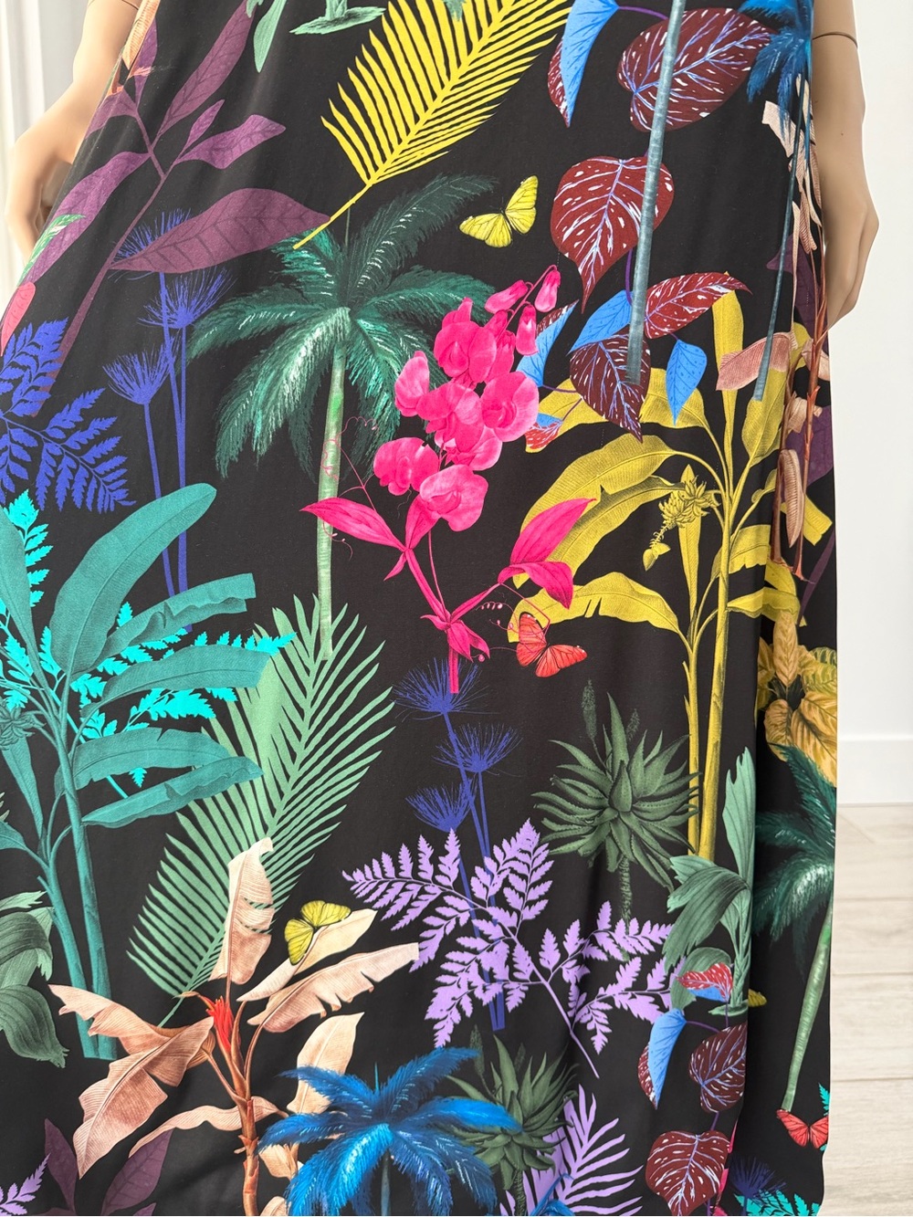 Vilagallo Black Tropical Floral Maxi Dress with Multicolor Botanicals - Picture 4 of 16
